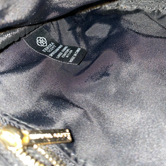 Rare Kendra Scott Faux Python Bag - Picture 6 of 7